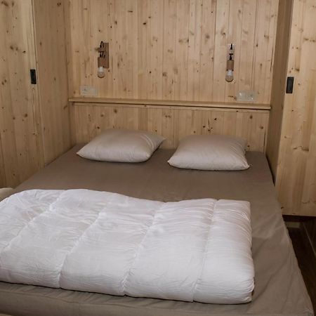 ホテル Camping Le Mouliat Moncrabeau エクステリア 写真